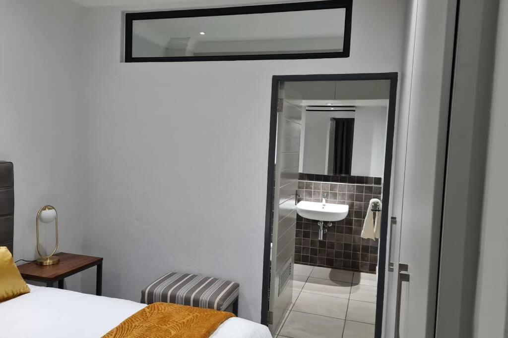 Upmarket One-bedroom At Menlo Park *